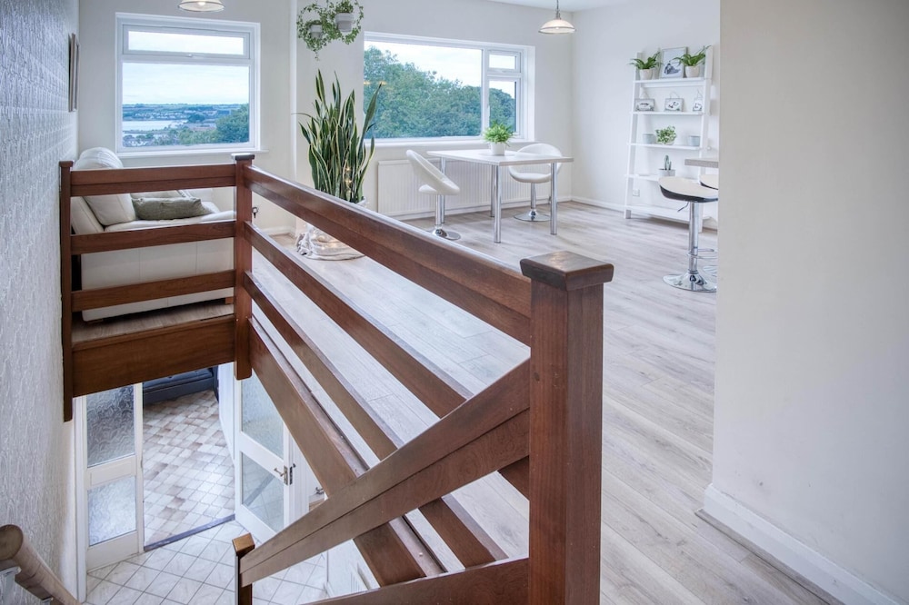 Longview - 4 Bedroom Holiday Home - Pembroke Dock