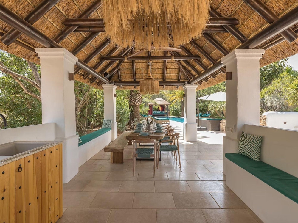 Traditional Villa With Garden