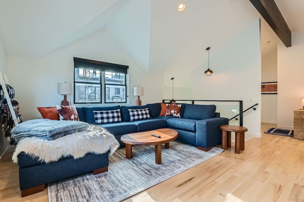 1102 Park Avenue Dream 4 Bedroom Home