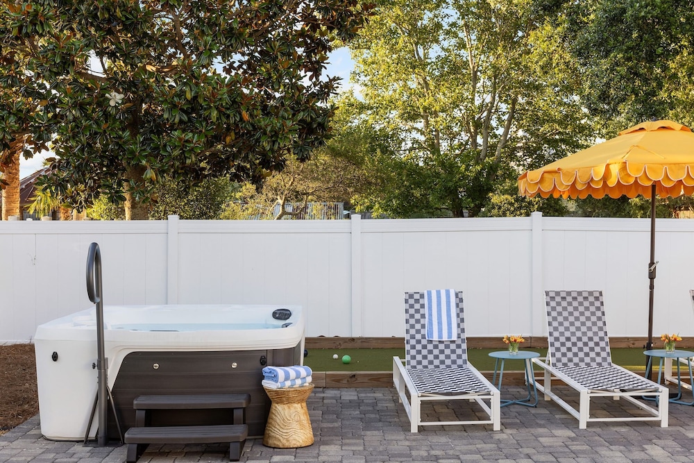 Bohemian Beach Retreat Fully Stocked Villa Near Beach w Pool Outdoor Dining