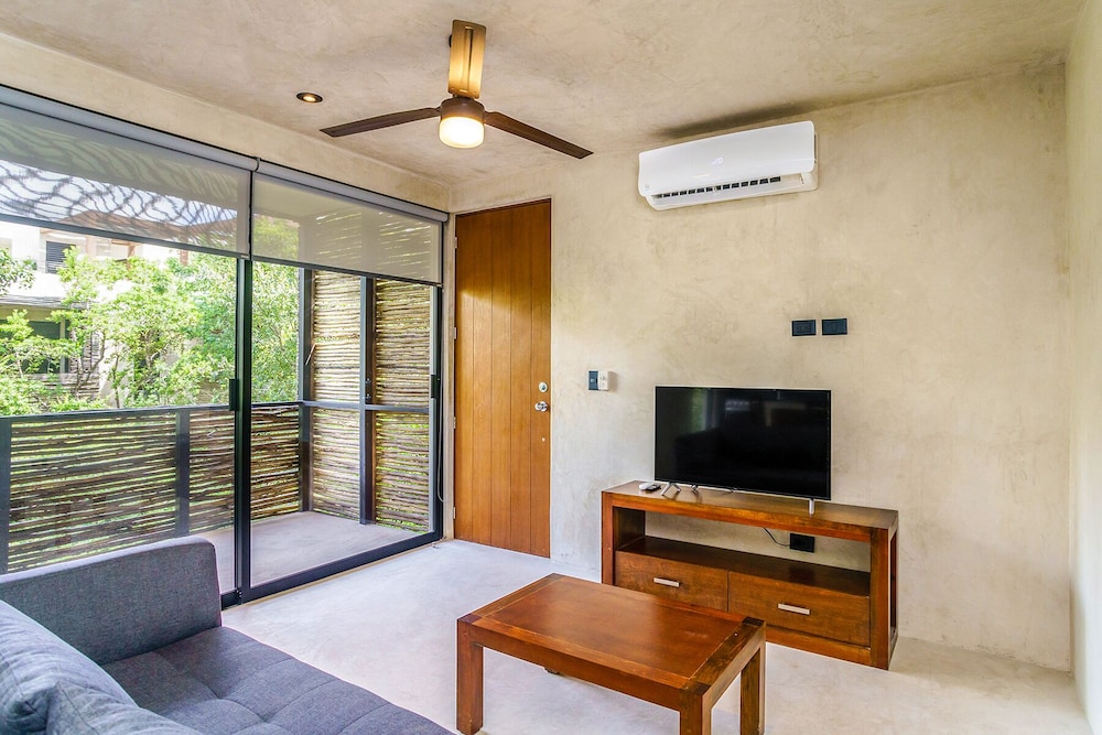 Eco-sustainable Luxury Between Beach Hotspots & Tulum Town by Stella Rentals