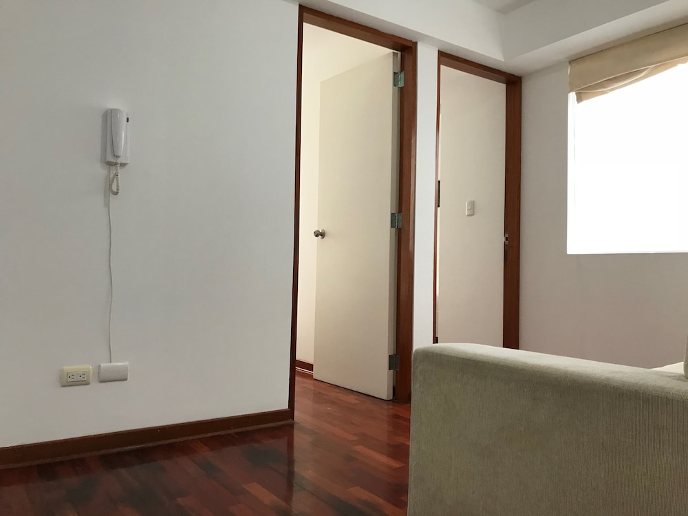 ALU Apartments - Miraflores Boardwalk