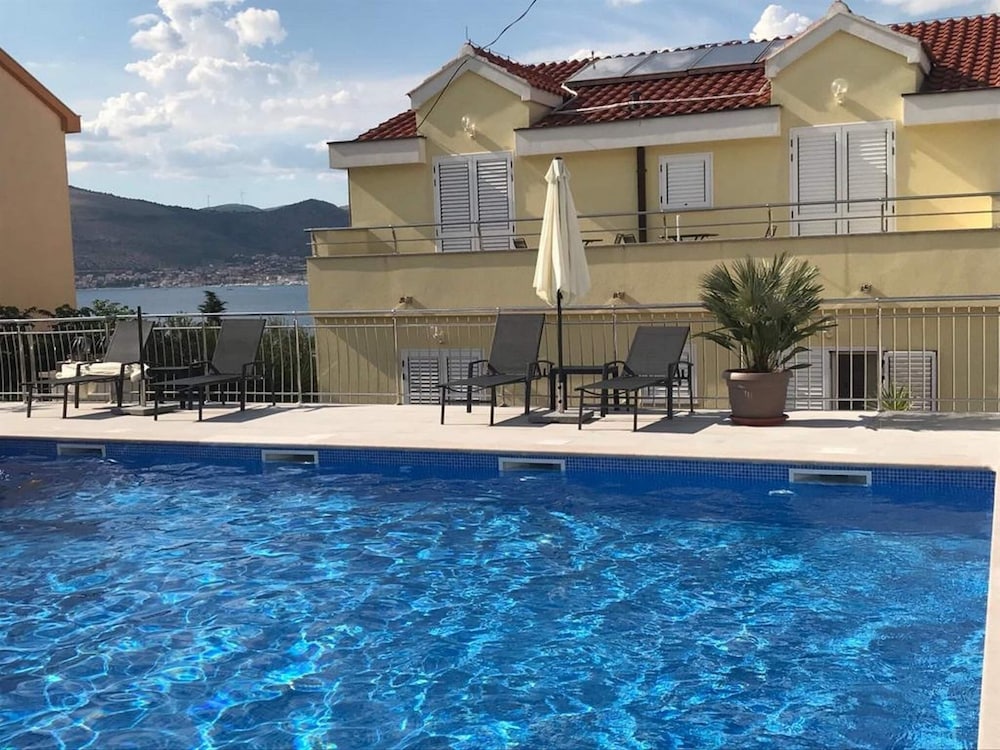 Apartments Villa Moonlight - One Bedroom Apartment With Sea View Terrace and Balcony