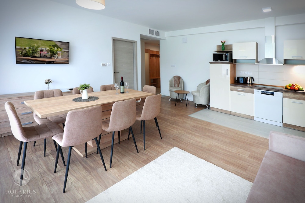 Aquarius Apartments