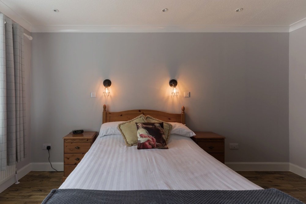 Braeburn Guest House / B&B