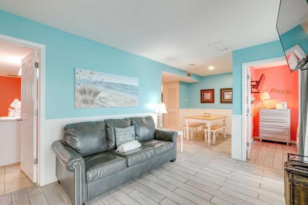 6th-floor Oceanfront Myrtle Beach Condo w/ Balcony