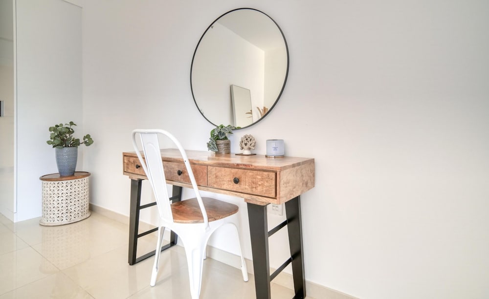JBR Gem Spacious 1BR Apt With Balcony