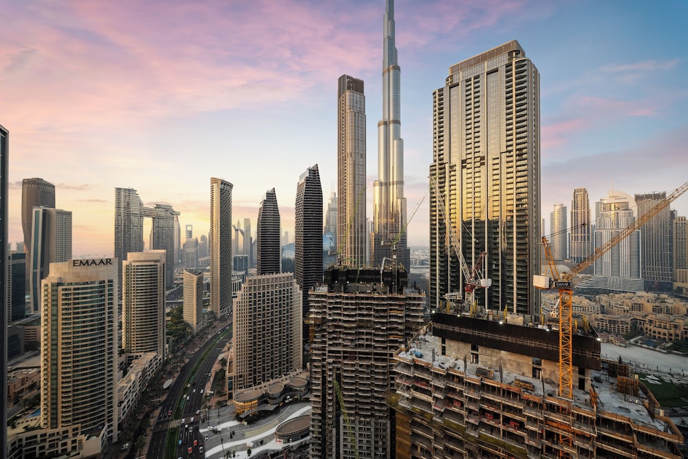 Delujo Stays – Burj Crown Collection