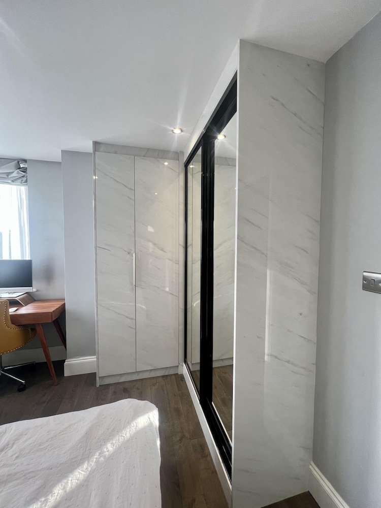 West London Star Aparthotel view 2