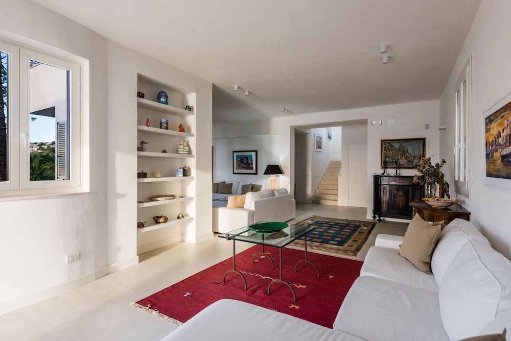 Villa Plemmiria by the Sea by Wonderful Italy