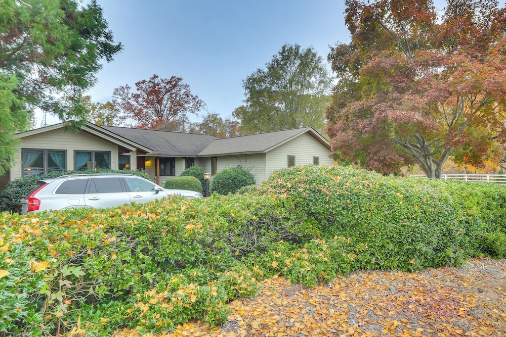 Secluded Countryside Home w/ Deck in Siler City