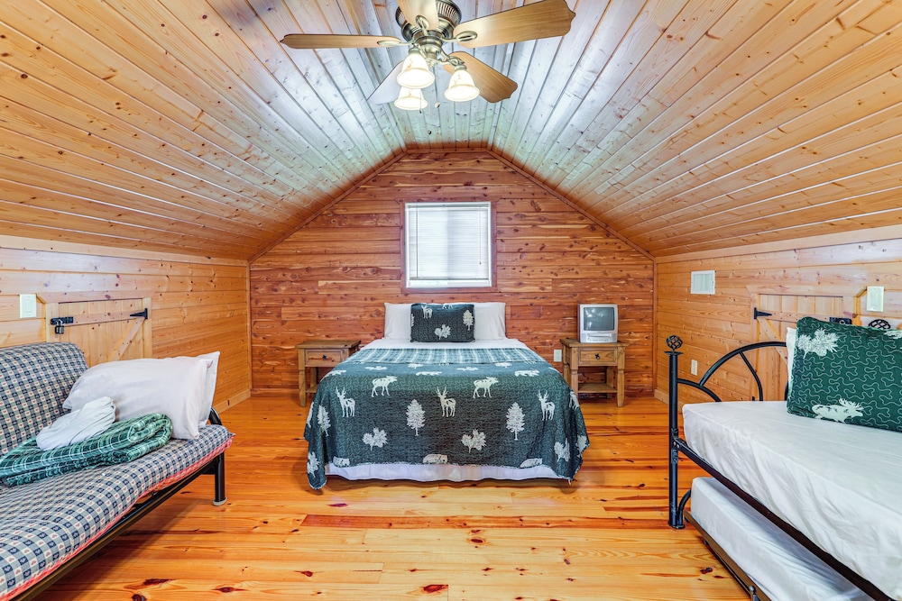Fire Pit, Screened Deck: Riverfront Ozarks Cabin!