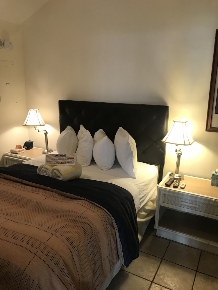 New Orleans House - Gay Men Adult Resort