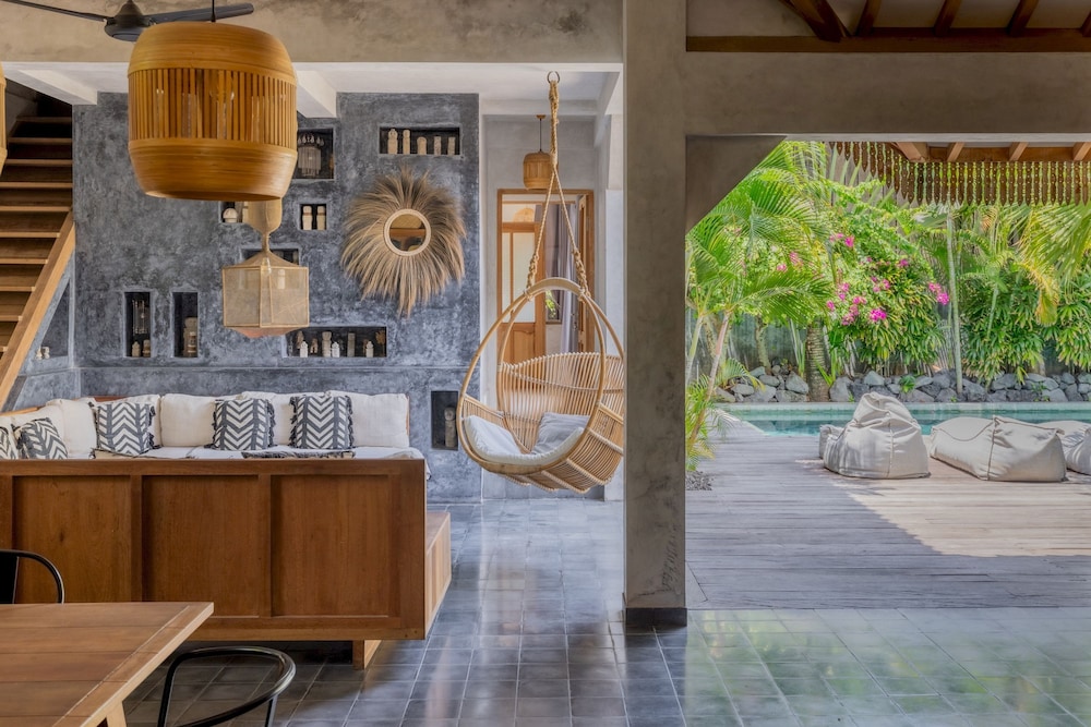 Villa Palm Jari 1 by Alfred in Bali - Architectural 2 Bedroom Pool Villa Berawa Canggu