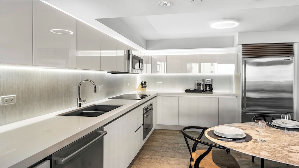 Luxury Vacation Rentals at 1 Hotel & Homes by LRMB