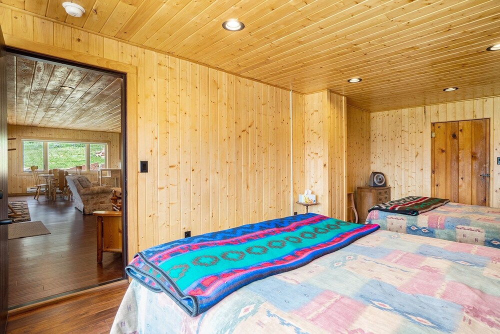 Frontier Mountain Retreat - Monthly Long-term Vacation Rental 30 Days Minimum -- Estes Park 1 Bedroom Apts by RedAwning - Property Image 20