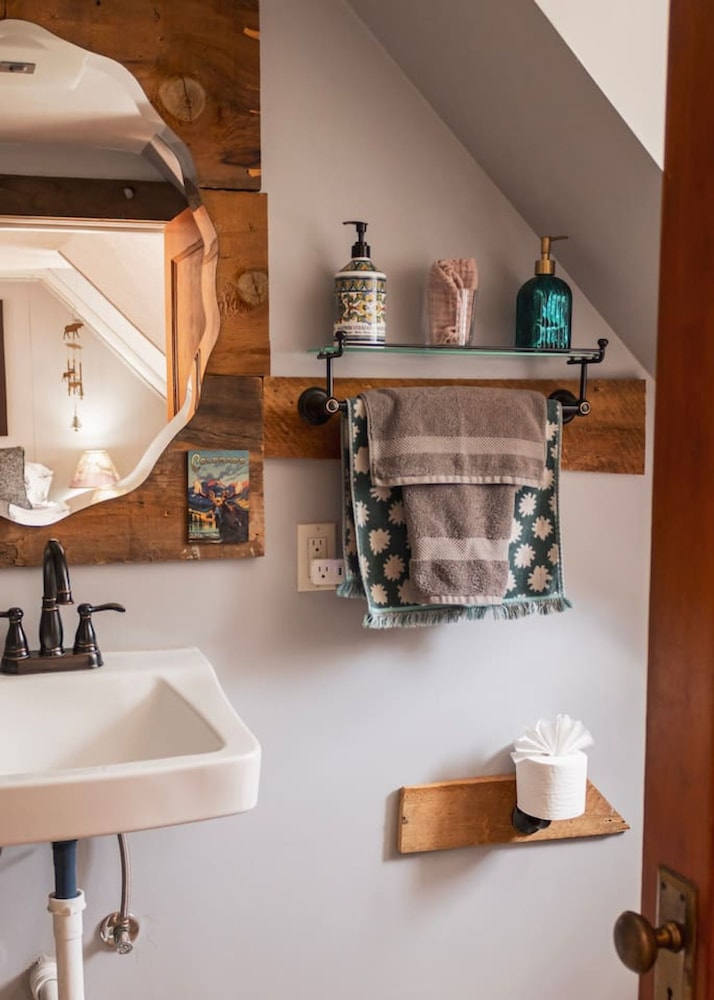 Columbine Roadhouse-4br Mountain Retreat Near Durango