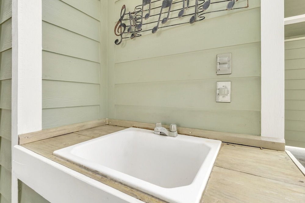 Sea Song 2 Bedroom Home by RedAwning