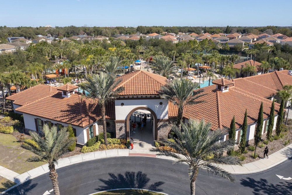 Stunning 6Bd w/ Pool Near Disney @ Solterra 7211 - Image 1