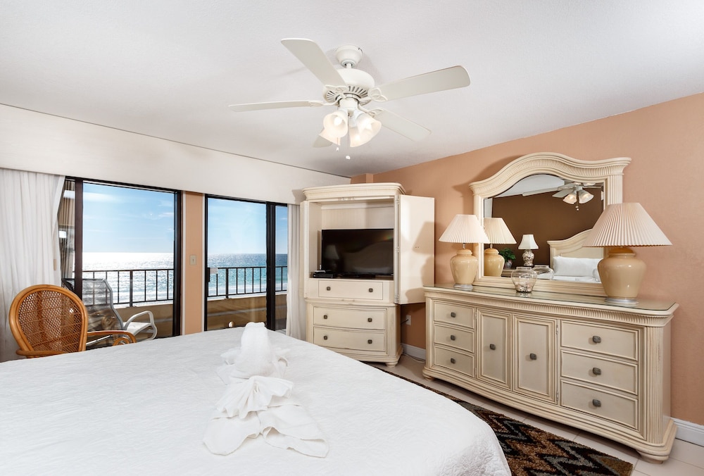 Surf Dweller 402 by Brooks and Shorey Resorts