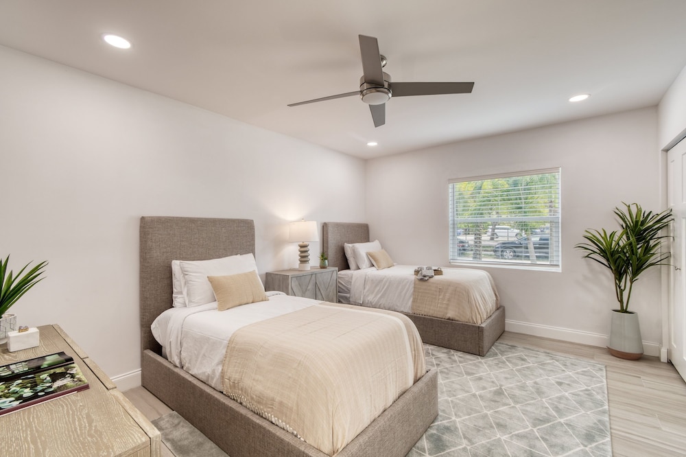 Turtle Nest by Avantstay Near Downtown Beaches - Chic FL Escape