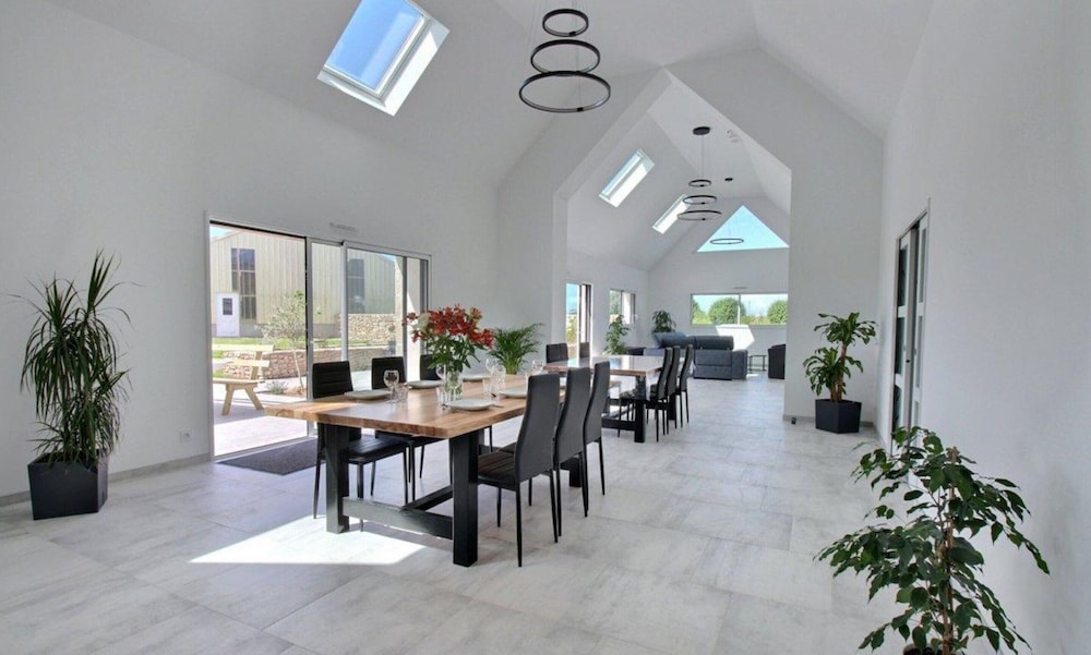 House in Ploudalmezeau With Heated Pool & Beaches