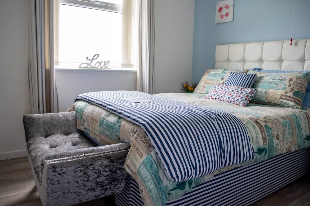 Stunning 3-bed Cottage in Lowestoft view 2