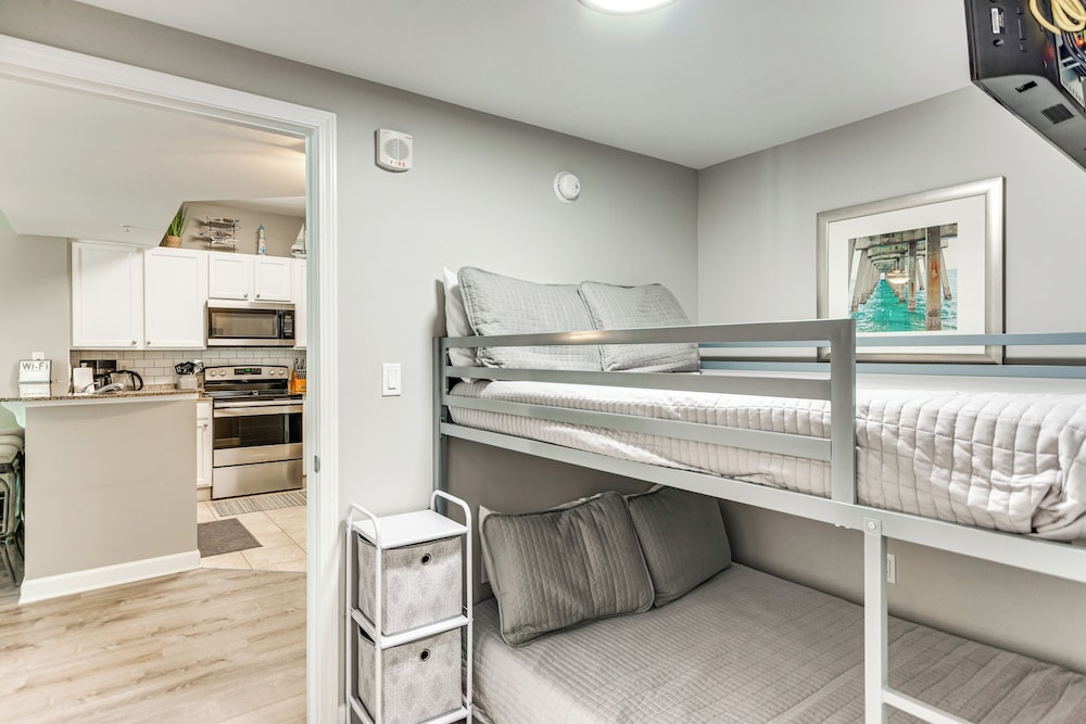 1 Mi to Henderson Beach: Condo w/ Resort Perks!