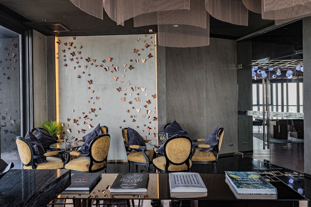 Sea View Edge Central Pattaya