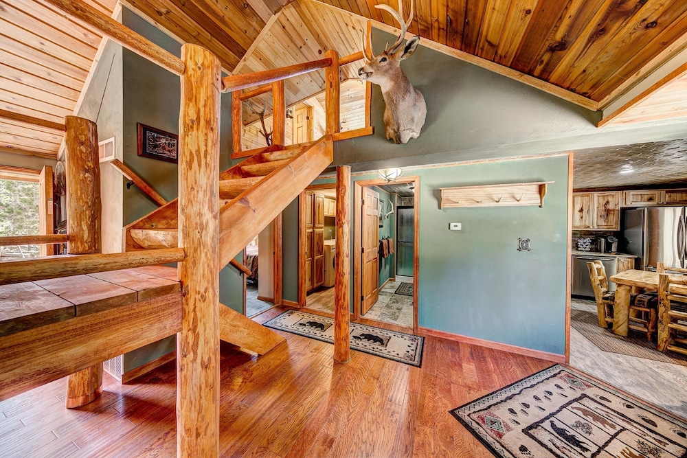 Longs Peak Cabin - Monthly Long-term Vacation Rental 30 Days -- Estes Park 3 Bedroom Cabin by RedAwning - Property Image 46