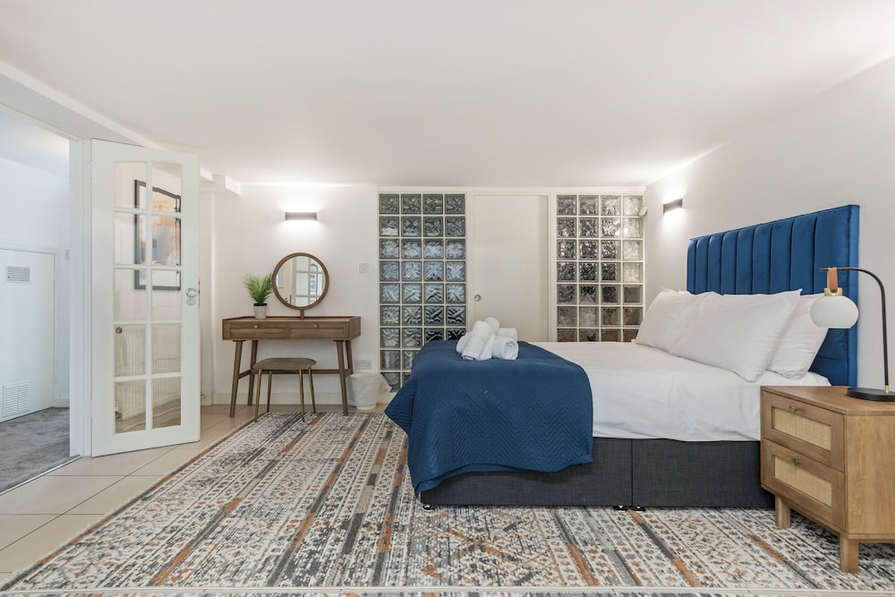 Stunning South Kensington House With 4 Bedrooms