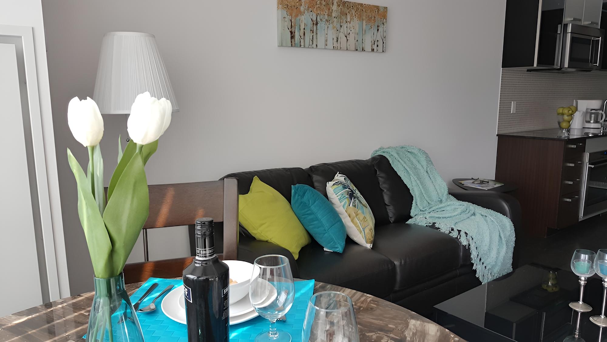 Kashaneh at North York Center - Image 3