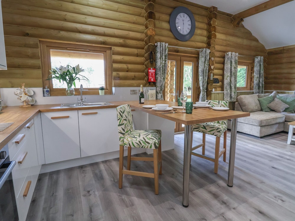 Redwood Lodge