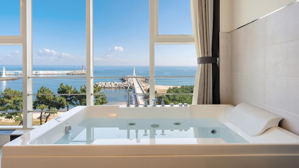 Gangneung Meerbrick Spa Pension