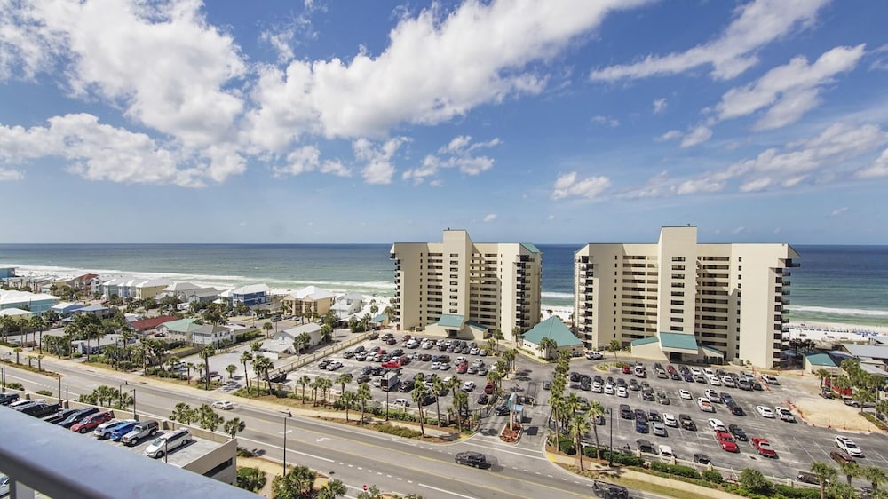 Laketown Wharf 1116