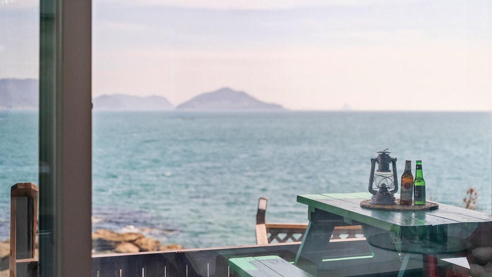 Namhae Opera House Pension