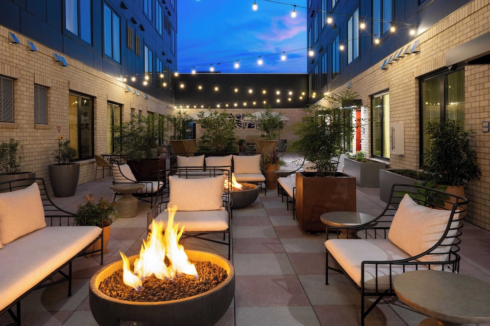 The Gilmore Hotel 2 Private Rooms 12 South