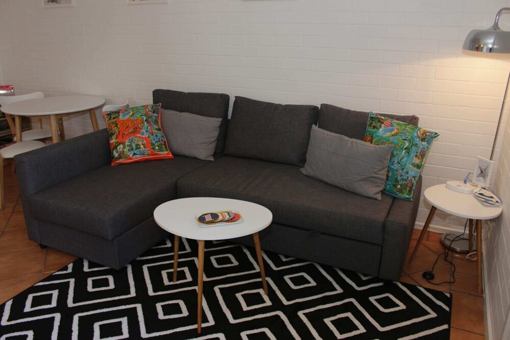 Lovely 1 Bedroom Apartment Steps to the Beach view 5