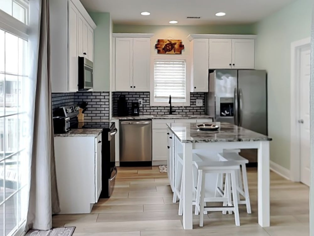 Otter Oasis by Topsail Realty