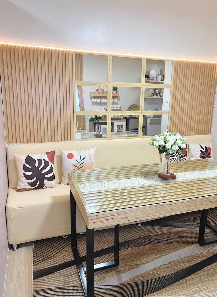 Aesthetic Cozy Stay With Ps4, Netflix & Coffee Nook - Elena Suites Staycation