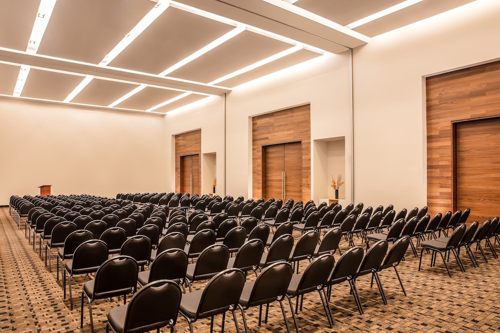 Tuxtla Gutierrez Vacations - Fiesta Inn Tuxtla Fashion Mall - Property Image 1