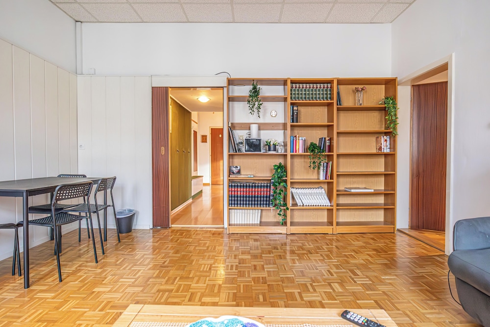 Family 2BR Apartment with Living Room
