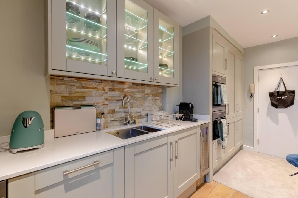Elegant 1BD Flat in the Heart of Notting Hill!