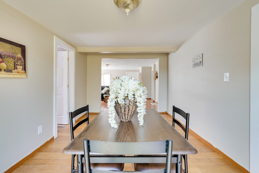 Charming & Convenient Home in Butler