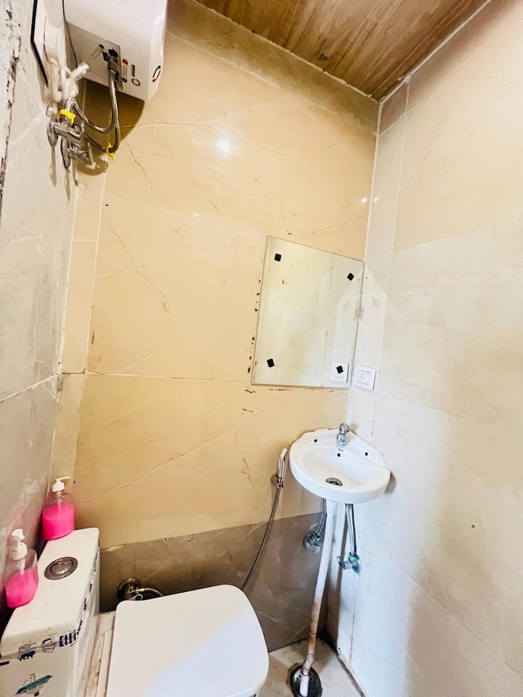 Roomshala Hotel Golden Residency