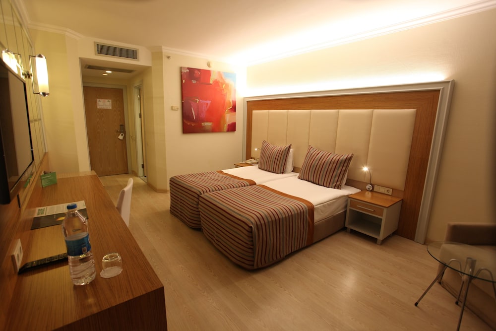AQI Pegasos Resort