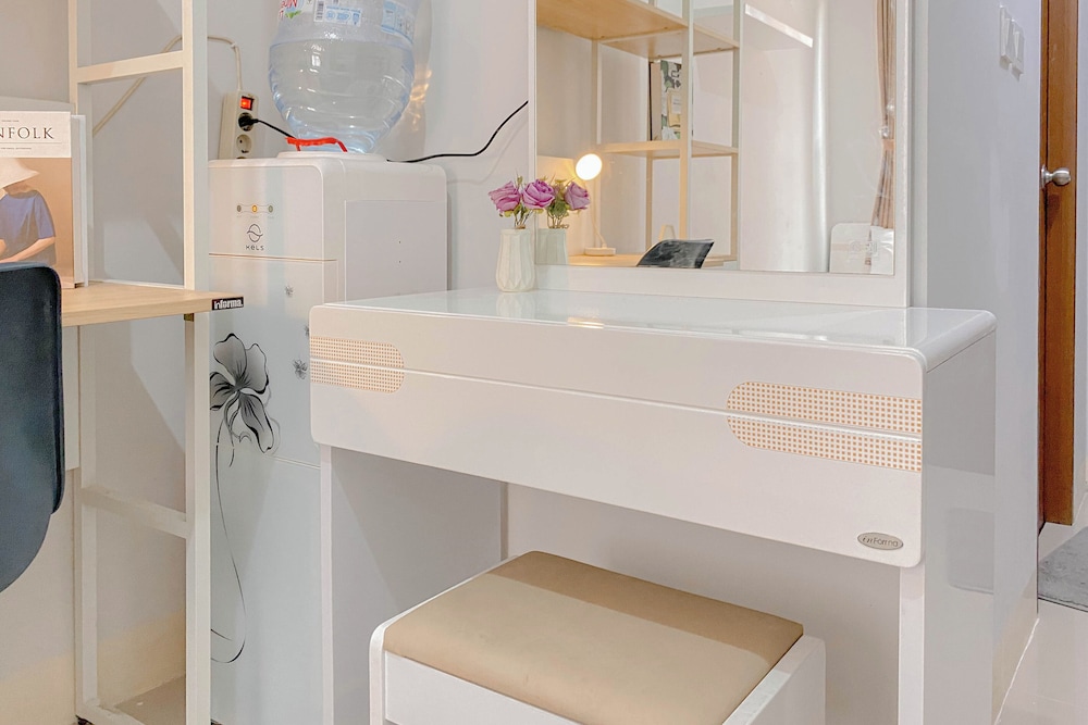 Good And Warm Studio Transpark Juanda Bekasi Timur Apartment