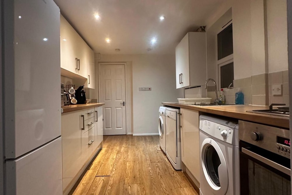 Curzon Street Retreat - 4 Beds