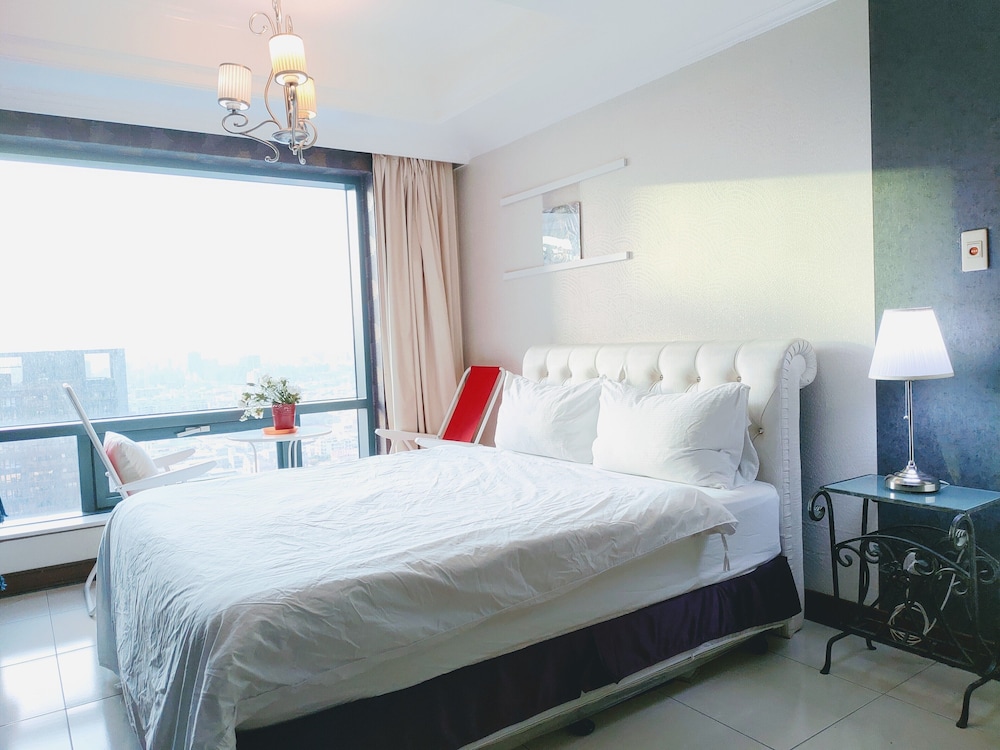 Shana Skyline Hostel view 5