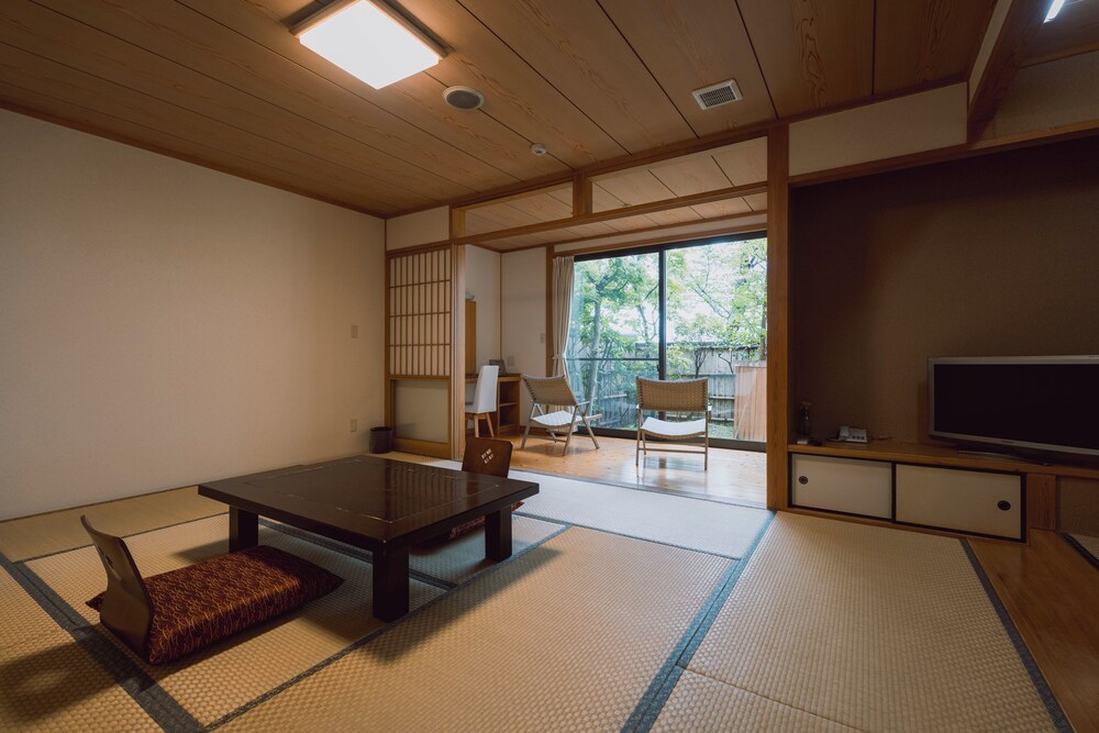 Hakusui Onsen Takenokura Sansou